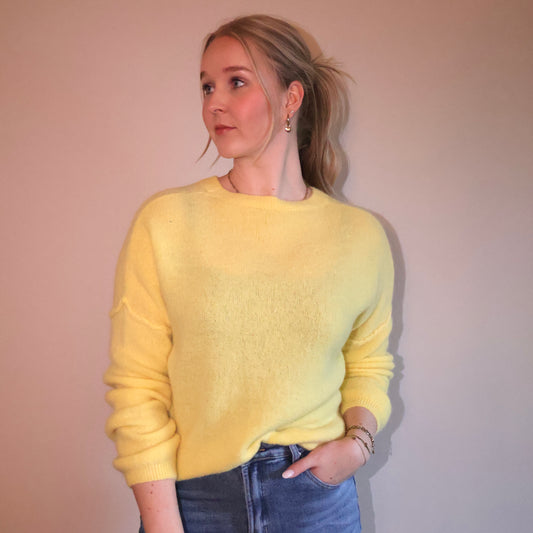 Casual sweater Geel
