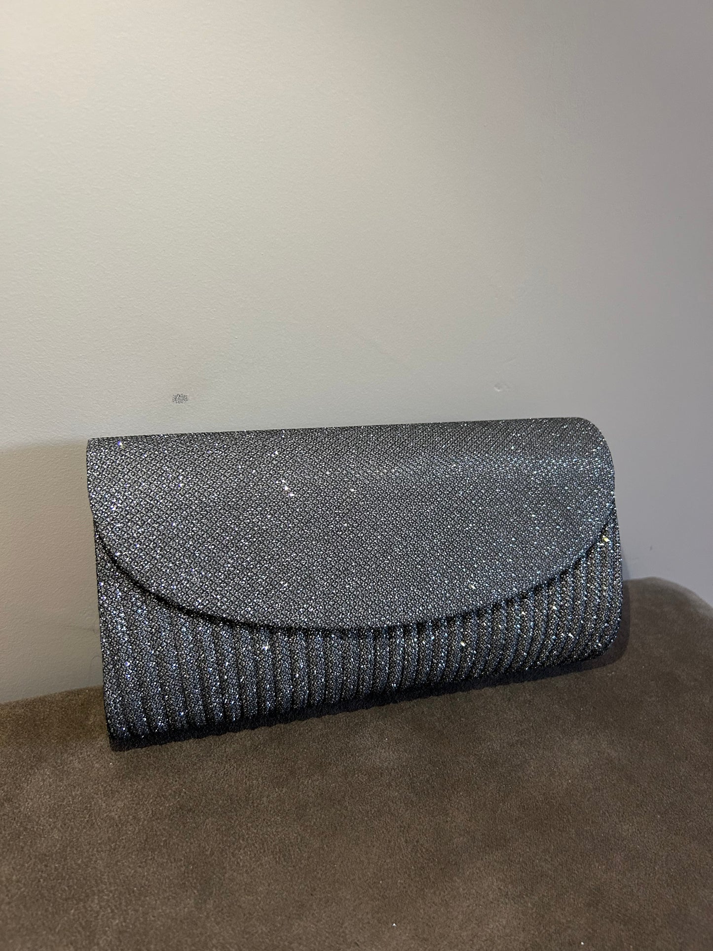 Clutch Grey