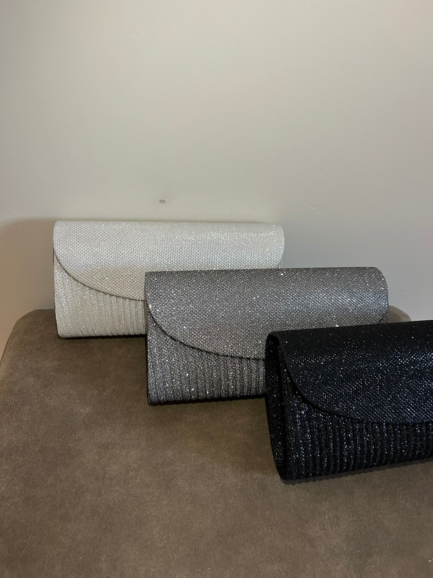 Clutch White Silver